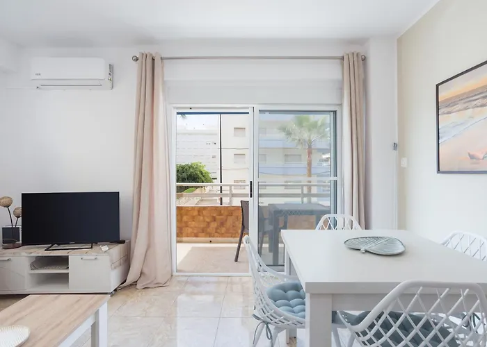 Holidays Apartment *