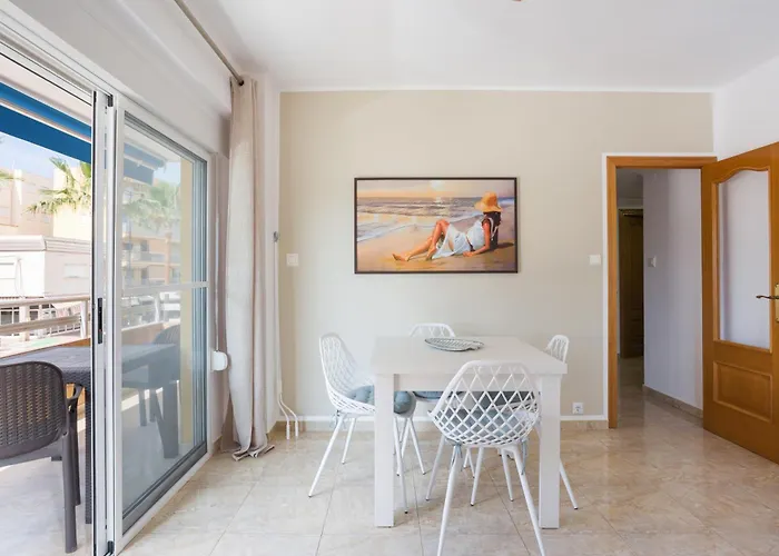 Holidays Apartment *